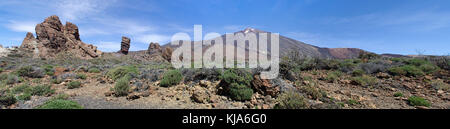 Roque Cinchado at Caldera de las Canadas, behind Pico del Teide, UNESCO world heritage site, Tenerife island, Canary islands, Spain Stock Photo