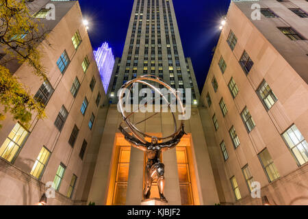 New York - November 8, 2015: The Atlas Statue is a bronze statue in Rockefeller Center in midtown Manhattan, New York City. The sculpture is of the An Stock Photo