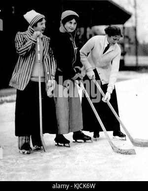 Women playing hockey outside Varsity Arena Toronto Stock Photo