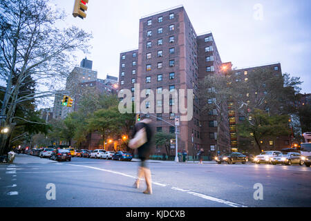 The massive NYCHA Elliot Houses complex of apartments in Chelsea in New York is seen on Wednesday, November 15, 2017. The chair of the New York City Housing Authority, Shola Olatoye, is reported to have signed off on paperwork certifying that NYCHA had done lead paint inspections where in reality she knew that had not been compliant. (© Richard B. Levine) Stock Photo