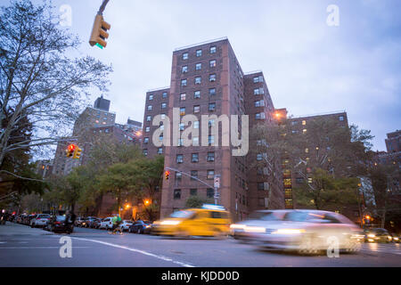 The massive NYCHA Elliot Houses complex of apartments in Chelsea in New York is seen on Wednesday, November 15, 2017. The chair of the New York City Housing Authority, Shola Olatoye, is reported to have signed off on paperwork certifying that NYCHA had done lead paint inspections where in reality she knew that had not been compliant. (© Richard B. Levine) Stock Photo