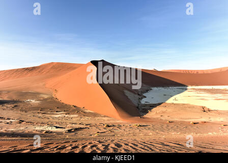 Hidden Vlei in the southern part of the Namib Desert, in the Namib-Naukluft National Park of Namibia. Stock Photo