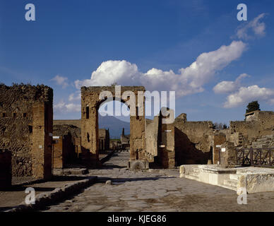 Italy. Pompeii. Arch of Caligula. Via di Mercurio. Honorary arch in brick with a single passage-way. La Campania. Stock Photo