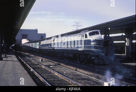 B&O E9A 1455 with Train 54, The Cincinnatian, waiting to depart Cincinnati Union Terminal on April 11, 1963 (24054012316) Stock Photo