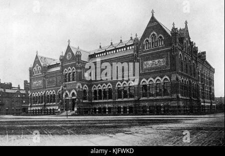 Photograph of the original Museum of Fine Art, in Copley Square, founded in 1870 and opened in 1876, Boston, Massachusets, Boston, Massachusetts, 1913. Stock Photo