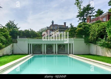 Pool at Long Island Gold Coast Mansion at Old Westbury Gardens Stock Photo