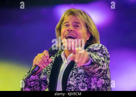 Suhl, Germany. 24th Nov, 2017. Hansi Hinterseer performs at the recording of 'Die grosse Show der Schlager, Stars und Storys 2017' (lit. 'The Grand Show of Schlager Music, Stars and Stories 2017') at the Congress Centre in Suhl, Germany, 24 November 2017. The show with the most popular and succesful German Schlager singers of 2017 will be shown on 25 November at 8.15 PM on the channels MDR, HR and NDR. Credit: Arifoto Ug/Michael Reichel/dpa/Alamy Live News Stock Photo