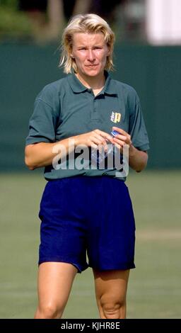 ©Alpha Press 17/06/97 JANA NOVOTNA ATTEND ' THE DIRECT LINE INTERNATIONAL INSURANCE LADIES TENNIS CHAMPIONSHIPS ' IN LONDON Stock Photo