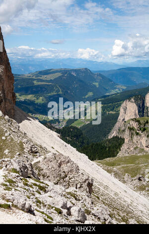 View looking along the Chedul Tal to the  Langental in the  Naturpark Puez-Geisler or Parco Naturale Puez-Odle Selva Val Gardena Dolomites Italy Stock Photo