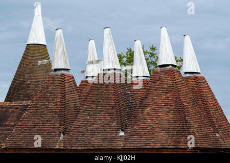 SISSINGHURST CASTLE GARDEN (c 1560) CRANBROOK        KENT                  UNITED KINGDOM Stock Photo