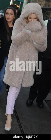 NEW YORK, NY - JANUARY 26: Actress Kate Hudson leaves the Regal Cinema on January 26, 2016 in New York City.   People:  Kate Hudson Stock Photo