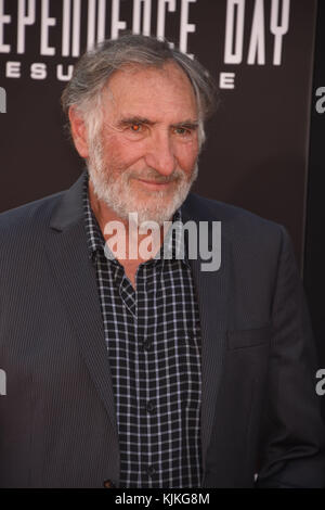 HOLLYWOOD, CA - JUNE 20: Judd Hirsch arrives for the Premiere Of 20th Century Fox's 'Independence Day: Resurgence' held at TCL Chinese Theatre on June 20, 2016 in Hollywood, California  People:  Judd Hirsch Stock Photo