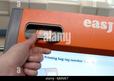 easyjet speedy boarding baggage allowance