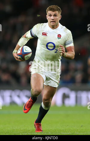 England's Henry Slade during the Autumn International at Twickenham Stadium, London. PRESS ASSOCIATION Photo. Picture date: Saturday November 25, 2017. See PA story RUGBYU England. Photo credit should read: Paul Harding/PA Wire. Stock Photo