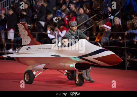 Hollywood, USA. 26th Nov, 2017. Atmosphere at the 85th Annual Hollywood Christmas Parade on November 27, 2016 in Hollywood, California. Credit: The Photo Access/Alamy Live News Stock Photo