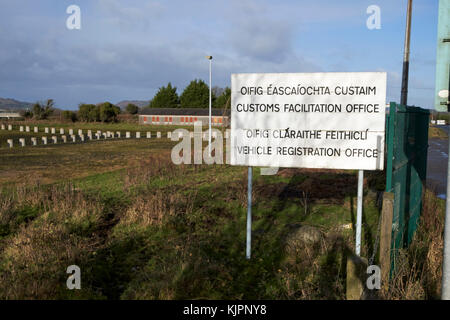 Disused Irish Customs office near the irish border between Northern Ireland and Republic of Ireland soon to be the UK EU land border post Brexit. The border post is a couple of hundred metres inside the Republic of Ireland on the A1 road the former main route between Belfast and Dublin. Credit: Radharc Images/Alamy Live News Stock Photo