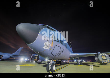 A New Jersey National Guard KC-135R Stratotanker from the 108th Wing sits on the flightline on Joint Base McGuire-Dix-Lakehurst, N.J, Nov. 21, 2017. T Stock Photo