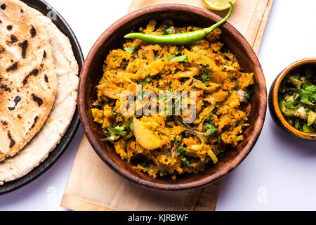 Zunka Bhakar Pithla or pitla, popular vegetarian recipe from India Stock Photo