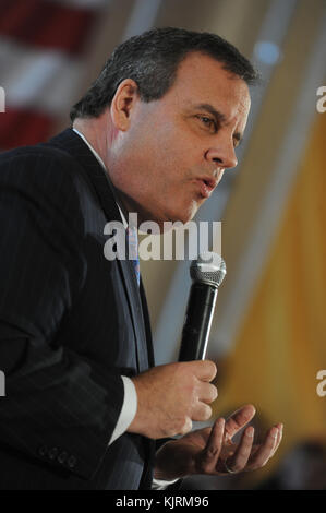 WHIPPING, NJ - MARCH 24:  New Jersey Gov. Chris Christie holds a town-hall meeting,  at the Hanover Township Community Center in Whippany New Jersey on March 24, 2014 in Whippany, New Jersey.   People:  Gov. Chris Christie Stock Photo