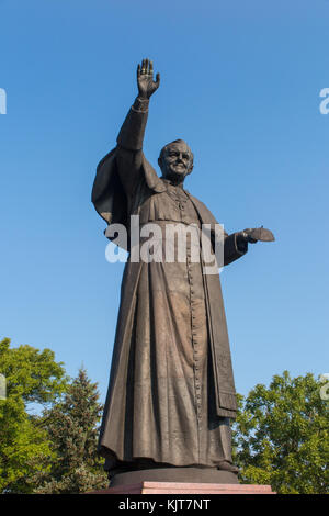 Monument to Pope John Paul ll in the grounds of the monastery of Jesna Gora  Czestochowa Poland against bright blue sky Stock Photo