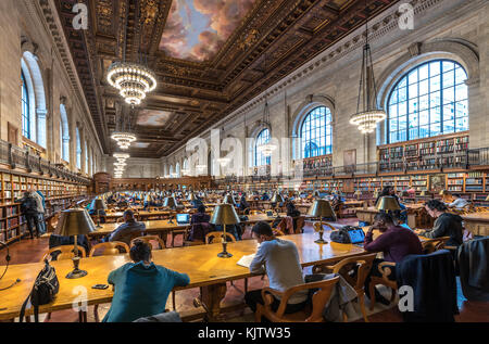 New York, USA, 24 Nov 2017. Main reading room at the New York Public Library. Photo by Enrique Shore Stock Photo