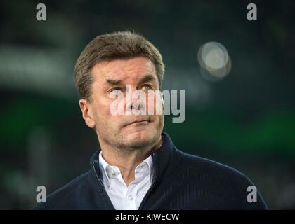 Moenchengladbach, Deutschland. 25th Nov, 2017. Trainer Dieter HECKING (MG) Fussball 1. Bundesliga, 13. Spieltag, Borussia Monchengladbach (MG) - FC Bayern Munich (M) 2:1, am 25.11.2017 in Borussia Monchengladbach/ Germany. |usage worldwide Credit: dpa/Alamy Live News Stock Photo