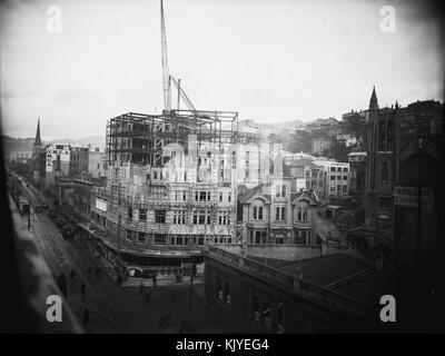 Willis and Boulcott Streets, Wellington, with the Hotel St George under construction, 1930 Stock Photo