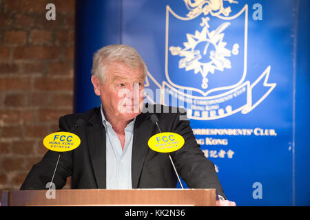 Hong Kong, Hong Kong SAR, CHINA. 28th Nov, 2017. HONG KONG SAR, CHINA: November 28, 2017. Lord Paddy Ashdown of Norton-sub-Hamdon gives a politically inflamed speech on the Basic Law in the Foreign Correspondents Club, Central Hong Kong Credit: Jayne Russell/ZUMA Wire/Alamy Live News Stock Photo