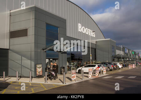 Burscough, Lancashire, UK. 28th November, 2017. Booths luxury Supermarket chain for Sale.  Upmarket supermarket Booths,  is reportedly up for sale for between £130m and £150m after reporting losses & poor trading results in the last financial year of 6.3 million pounds.  Based in Lancashire the upmarket food store company has been owned by the same family for five generations. Credit: MediaWorldImages/Alamy Live News Stock Photo