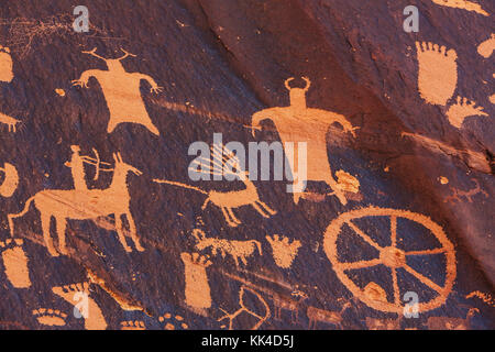 Petroglyphs on newspaper rock in Canyonlands national park, Utah Stock Photo