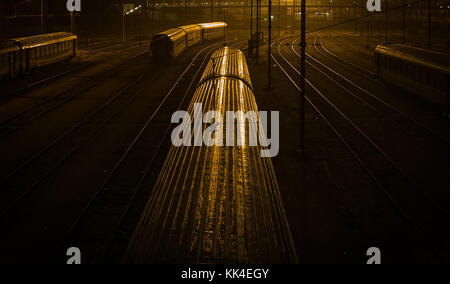 City life -  01/12/2012  -    -  Trains at rest durind the night , at the suburbs Vitry sur Seine train's station   -  Sylvain Leser / Le Pictorium Stock Photo