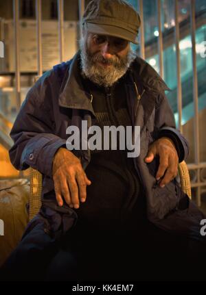 Homeless of the national monuments -  09/05/2012  -    -  Homeless of the national monuments -  Vasile, Romanian of the bridge of Bir Hakeim  Vasile CONSTANTINESCU died on January 10th, 2013 in the XVth district of Paris at the age of 69   -  Sylvain Leser / Le Pictorium Stock Photo