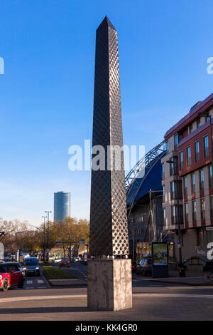 Germany, Cologne, the 'Obelisk of Tutankhamun' by the American artist  Rita McBride  on the Breslauer square.  Deutschland, Koeln, der „Obelisk of Tut Stock Photo