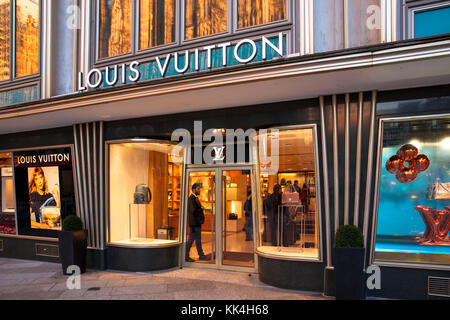 the Louis Vuitton Store at the Blau-Gold-House near the cathedral