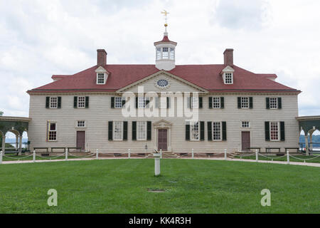 The plantation house on the Mount Vernon estate, Alexandria, Virginia. Stock Photo