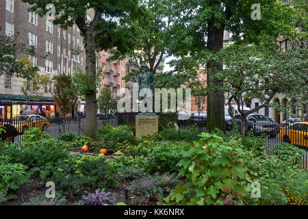 Bronze sculpture of General Philip Sheridan by Joseph Pollia, located in Christopher Park in Manhattan, New York. The statue was installed in 1936. Stock Photo