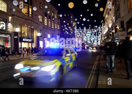 Oxford Street on Red Alert after  Black Friday Scare, Lots of Police pressence 28.11.2017 Stock Photo