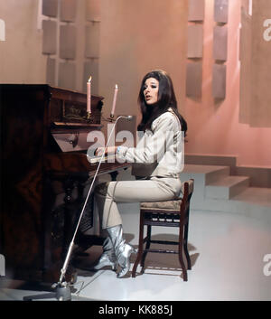 BOBBIE GENTRY American Country singer in 1969 Stock Photo