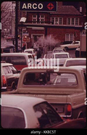 Solid Lines of Cars Such as This Scene in Portland, Resulted in a First-Come, First-Served Limit of Five Gallons Per Customer Shortly Thereafter Oregon Went to a System of Dispensing Gas According to License Numbers. Image courtesy National Archives, 1973. Stock Photo