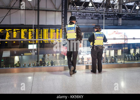 British Transport police officers on the beat,Waterloo Station,London Stock Photo