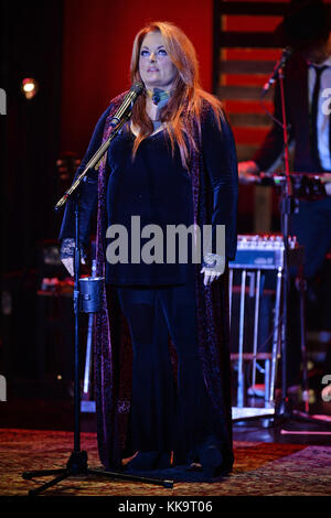 FORT LAUDERDALE, FL - JANUARY 21:  Wynonna Judd performs on the opening night of her U.S. tour at The Parker Playhouse on January 21, 2016 in Fort Lauderdale, Florida   People:  Wynonna Judd Stock Photo