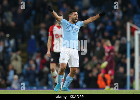Manchester, UK. 29th November, 2017. Sergio Aguero MANCHESTER CITY V SOUTHAMPTON FC MANCHESTER CITY V SOUTHAMPTON FC, PREMIER LEAGUE 29 November 2017 GBB5842 ETIHAD STADIUM, MANCHESTER, ENGLAND 29/11/2017 STRICTLY EDITORIAL USE ONLY. If The Player/Players Depicted In This Image Is/Are Playing For An English Club Or The England National Team. Then This Image May Only Be Used For Editorial Purposes. No Commercial Use. Credit: Allstar Picture Library/Alamy Live News Stock Photo