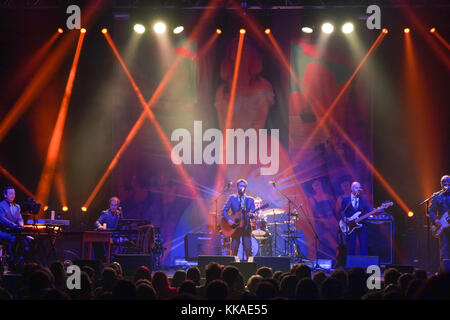 London, UK. 29th Nov, 2017. The Divine Comedy performing live on stage at the Hammersmith Apollo Eventim in London. Photo date: Wednesday, November 29, 2017. Credit: Roger Garfield/Alamy Live News Stock Photo