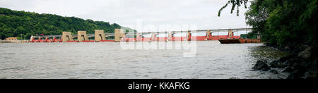 Dubuque, Iowa, USA. 29th June, 2017. Almost hidden from view the Eagle Point Barge and Bar, right is located below Lock and Dam #11 on Eagle Point Road just outside of Hazel Green, Wisconsin. Credit: Kevin E. Schmidt/Quad-City Times/ZUMA Wire/Alamy Live News Stock Photo