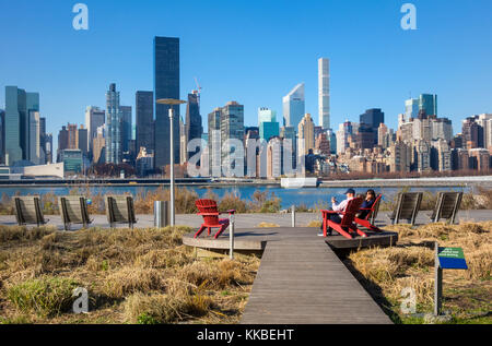 View of the Manhattan skyline seen from Long Island City in Queens, New York City Stock Photo