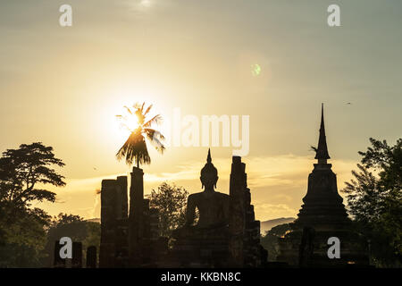 Wat Mahathat temple ruins in the Sukhotai Historical Park, Thailand Stock Photo