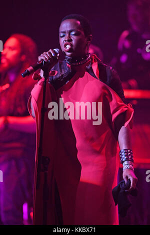 MIAMI BEACH, FL - DECEMBER 11: Lauryn Hill performs onstage at Fillmore Miami Beach on December 11, 2016 in Miami Beach, Florida   People:  Lauryn Hill Stock Photo