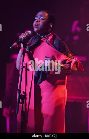 MIAMI BEACH, FL - DECEMBER 11: Lauryn Hill performs onstage at Fillmore Miami Beach on December 11, 2016 in Miami Beach, Florida   People:  Lauryn Hill Stock Photo