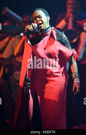 MIAMI BEACH, FL - DECEMBER 11: Lauryn Hill performs onstage at Fillmore Miami Beach on December 11, 2016 in Miami Beach, Florida   People:  Lauryn Hill Stock Photo