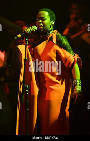 MIAMI BEACH, FL - DECEMBER 11: Lauryn Hill performs onstage at Fillmore Miami Beach on December 11, 2016 in Miami Beach, Florida   People:  Lauryn Hill Stock Photo